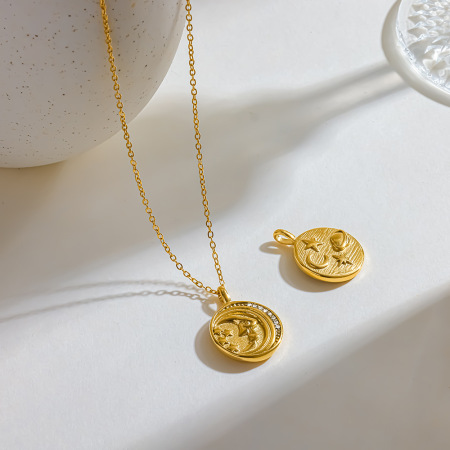 Collana Con Ciondolo Da Donna Della Serie Classic Retro A Forma Geometrica Di Stella E Luna In Acciaio Inossidabile Impermeabile Color Oro.