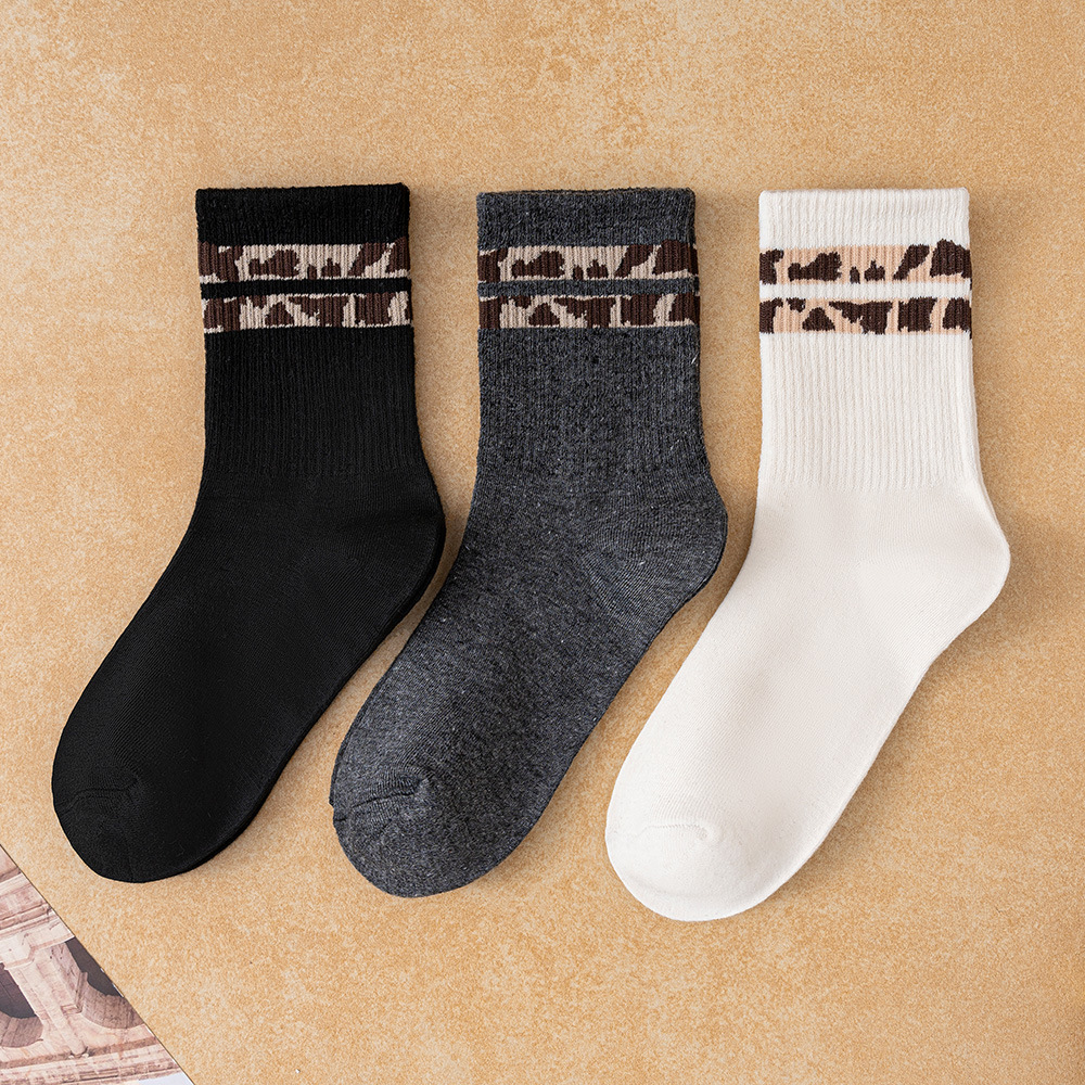 Slight Bounce Retro Stripes Leopard Print Mid-Calf Socks h5Afbeelding2