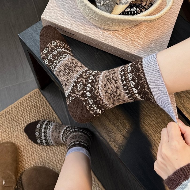 Women's Slight Bounce Ethnic Style Geometric Pattern Color Block Color Clash Mid-Calf Socks h5Picture3