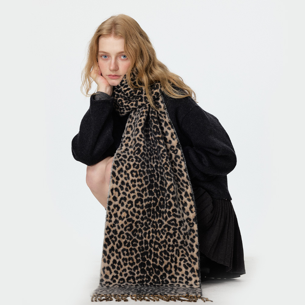 Simple Series Retro Leopard Print Tassel Wool Polyester Blend Winter Scarves h5Picture2