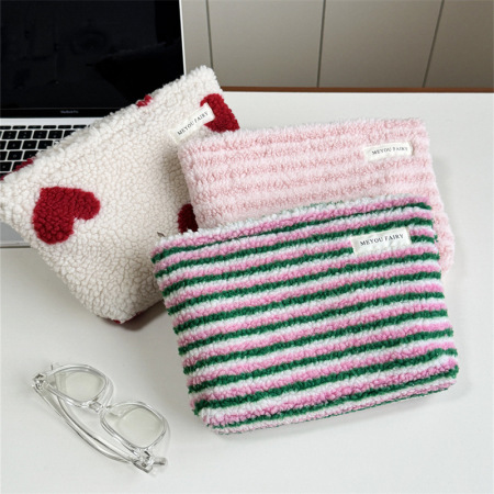 Simple Series Casual Heart Stripe Mixed Color Polyester Makeup Bags