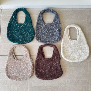 Casual Style Fluffy Woven Solid Color Woven Gradient Color Polyester Women's Round Handbags h5 Picture3