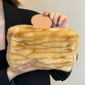 Simple Series Casual Leopard Print Mixed Color Animal Print Gradient Color Imitation Fur Makeup Bags h5 Picture4