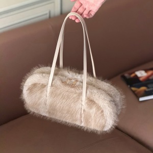 Casual Style Fluffy Solid Color Gradient Color Imitation Fur Women's Square Handbags h5 Picture7