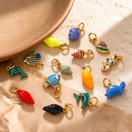 Ciondoli A Forma Di Pesce In Stile Oceanico, Impermeabili E Color Oro, Della Serie Simple, Per Il Fai Da Te Quotidiano.