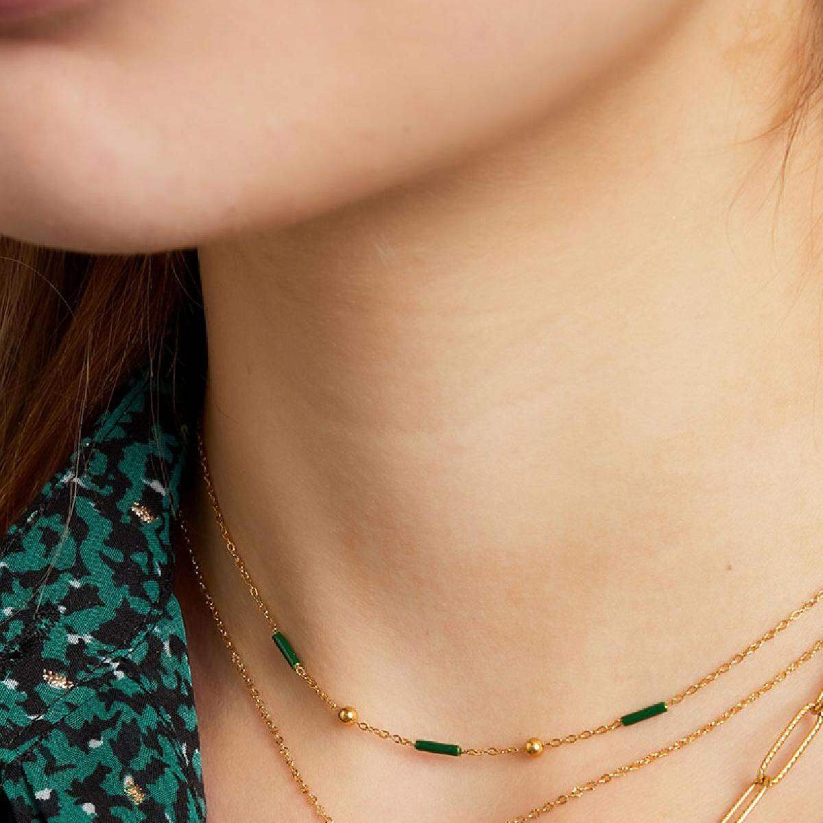Collar con dije verde Imagen3