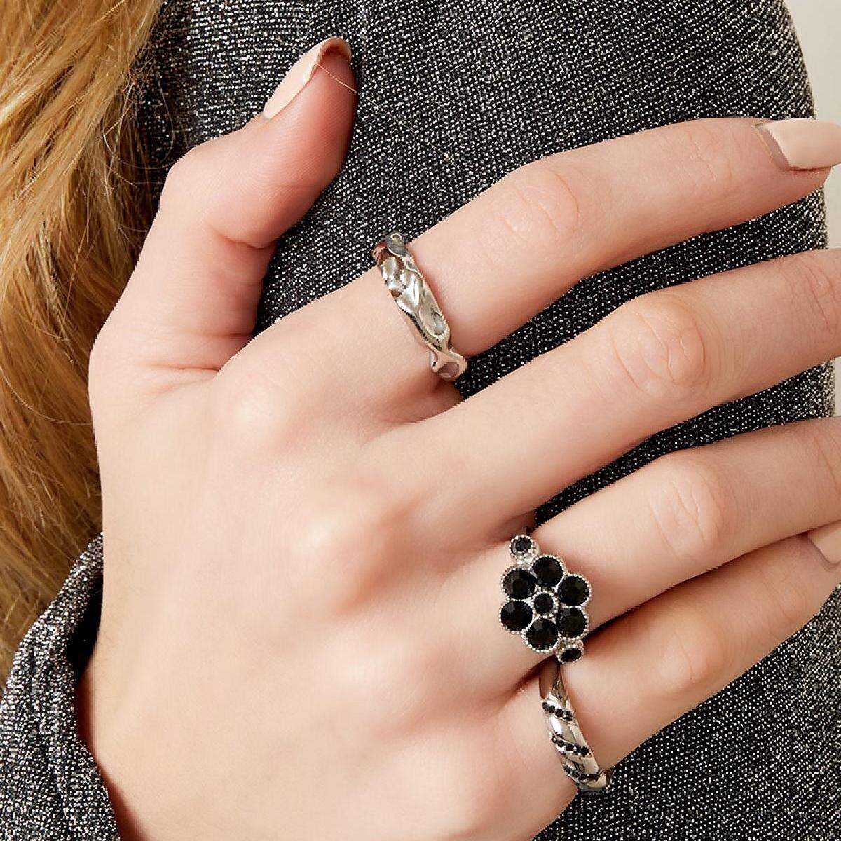 Ring zircon swirl