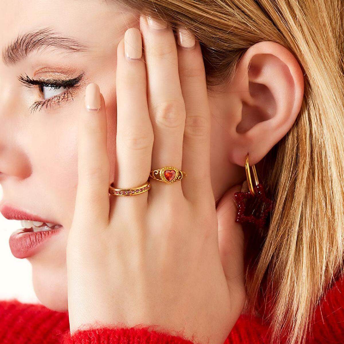 Anillo de acero inoxidable con corazón de piedra de circonita