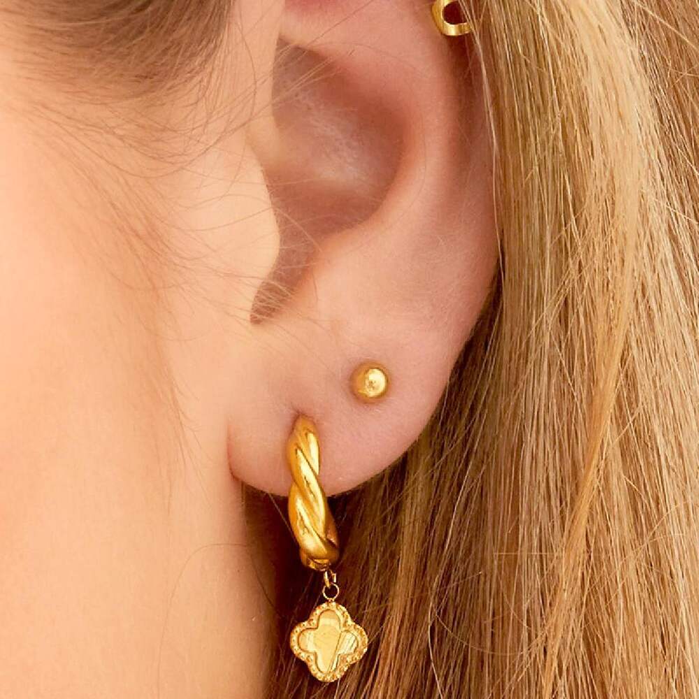 Pendientes Twister con dije de cruz h5Imagen2