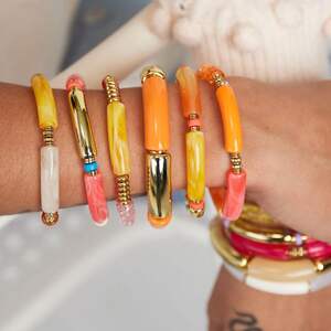 Pulsera tubo oro / color Fucsia y Oro Acrílico h5 Imagen3