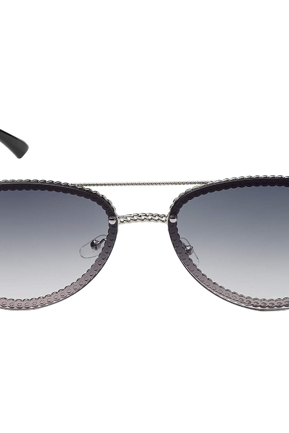 Des lunettes de soleil Argenté Plastique One size h5 Image2