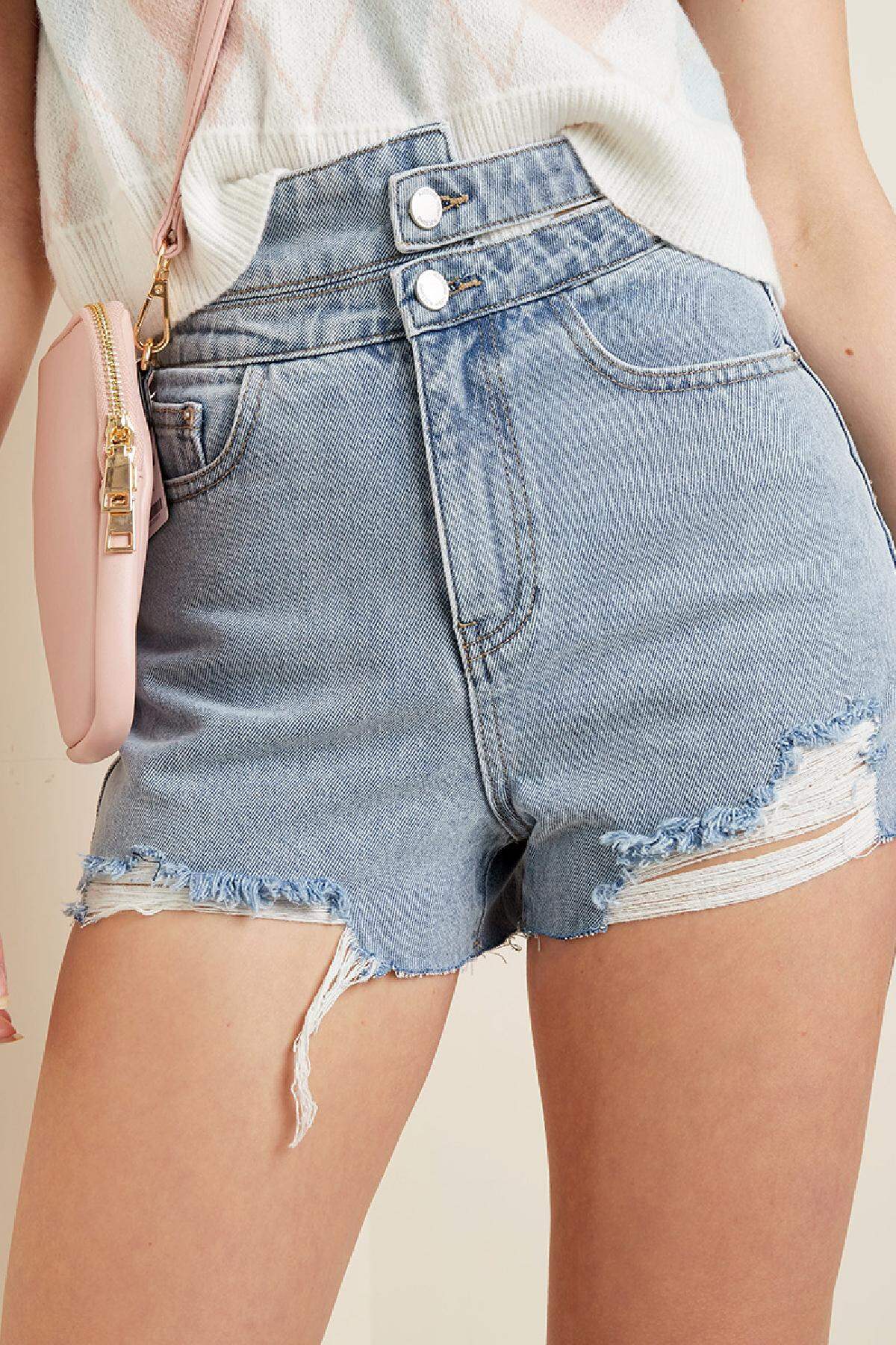 Denim-Shorts im Distressed-Look mit ungesäumtem Saum in Hellblau XS Bild2