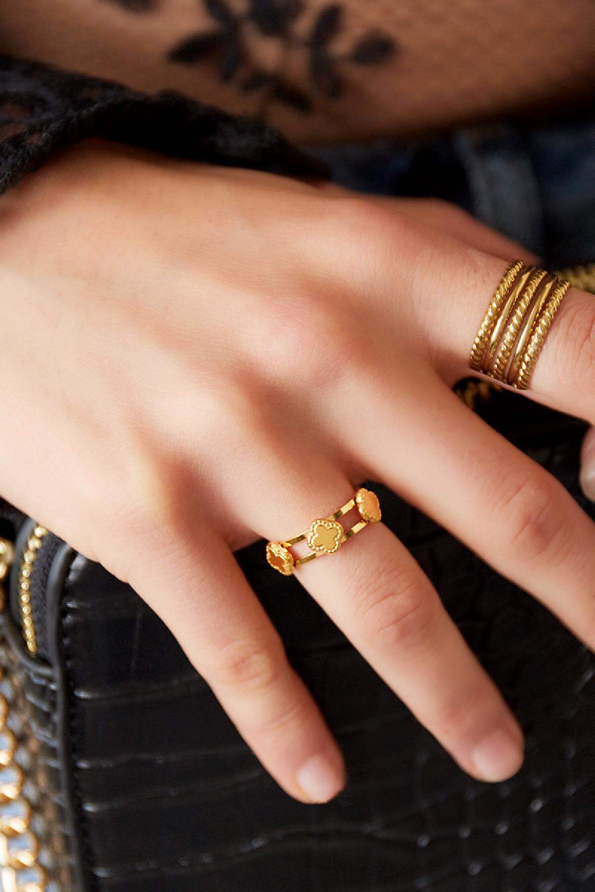 Ring Three Clovers Gold Color Stainless Steel One size 2