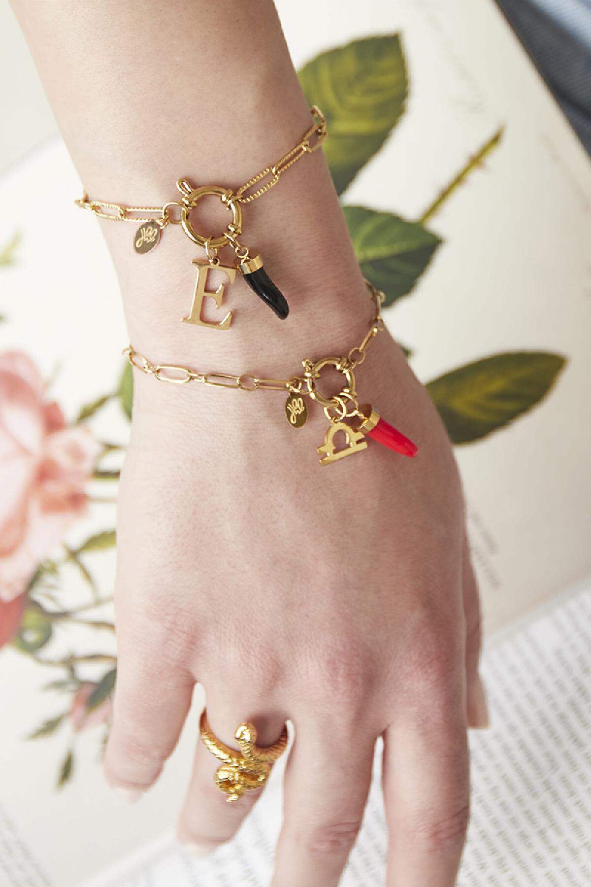 Pulsera Chain Cora Color dorado Acero inoxidable Imagen3