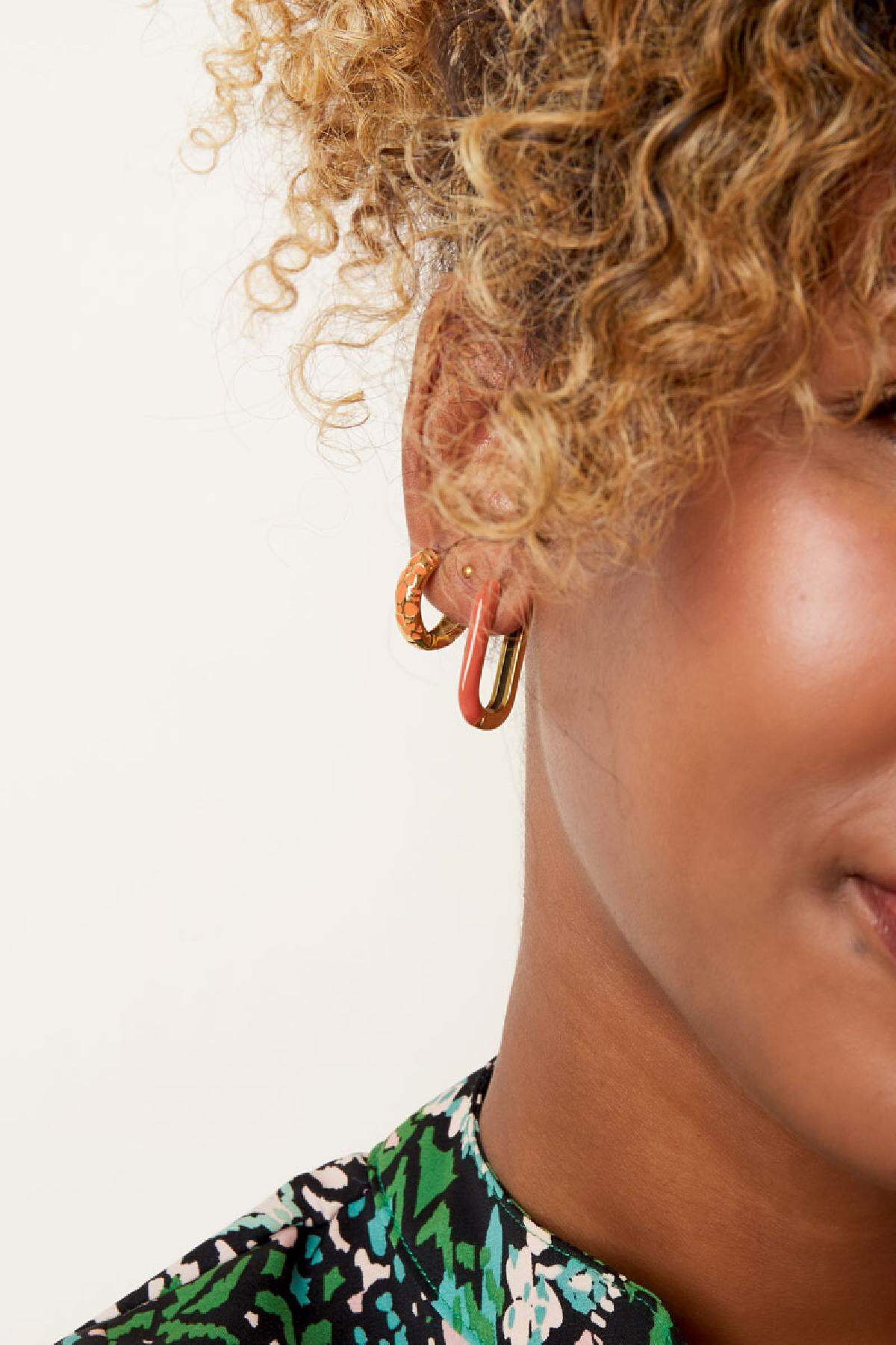 Boucles d'oreilles en acier inoxydable avec motif fleur Violet h5 Image4