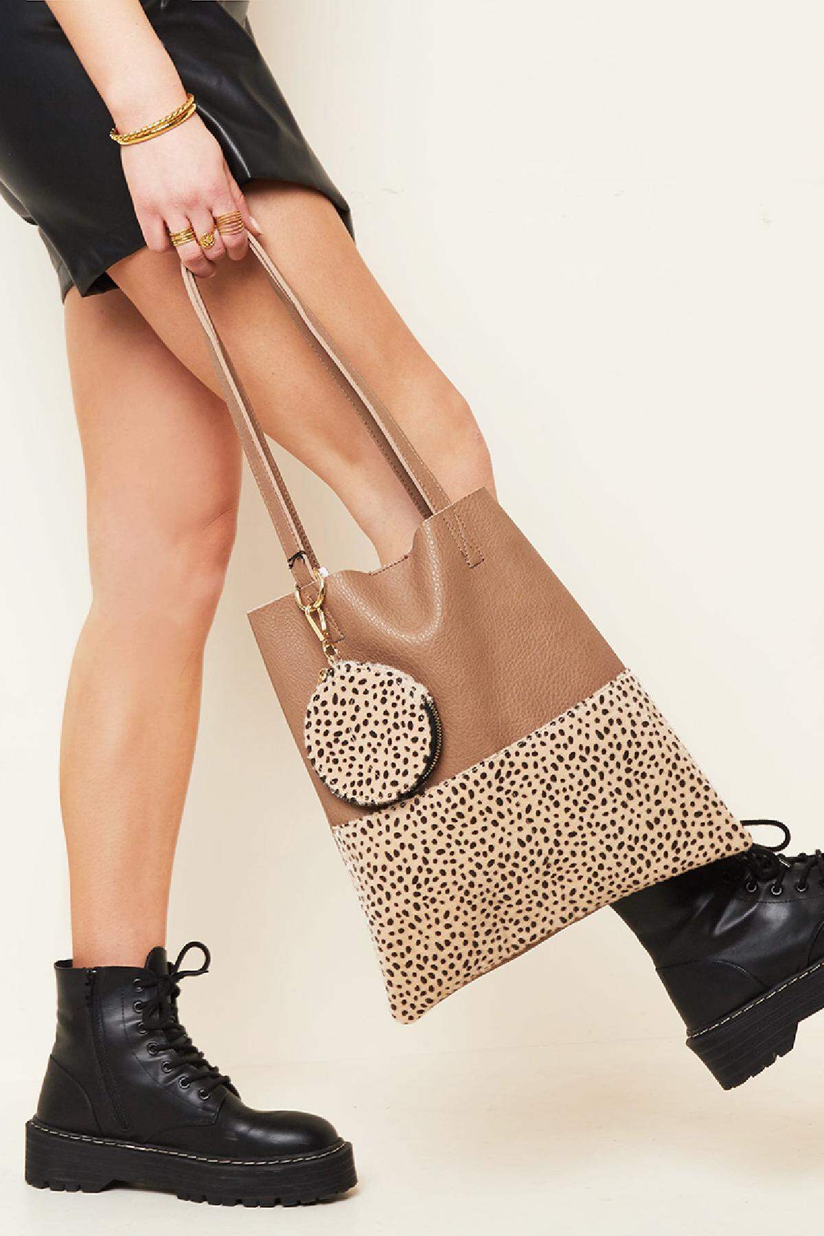 PU-Shopper im halben Panther-Animal-Print mit kleinen Beuteln Beige Polyurethan Bild2