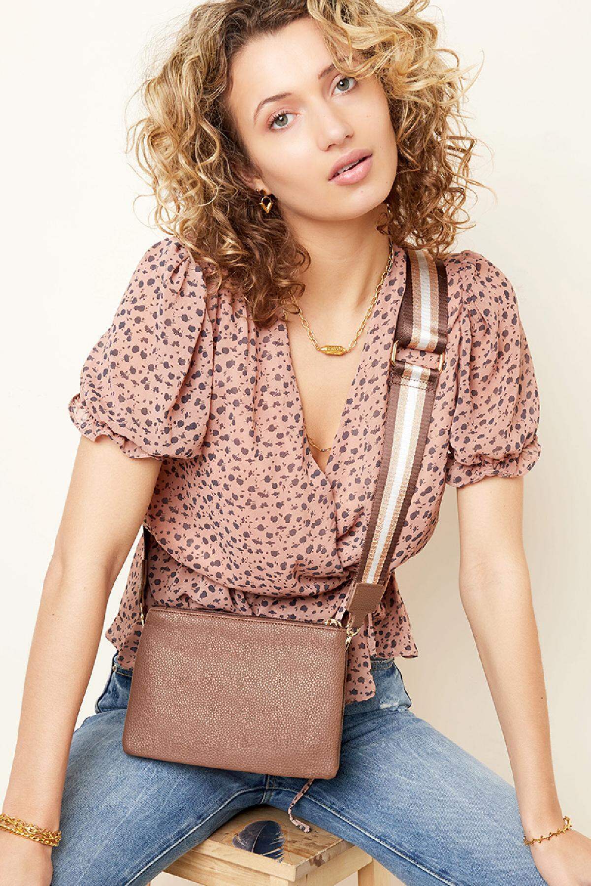 PU-Tasche mit Riemen Braun Polyurethan Bild3