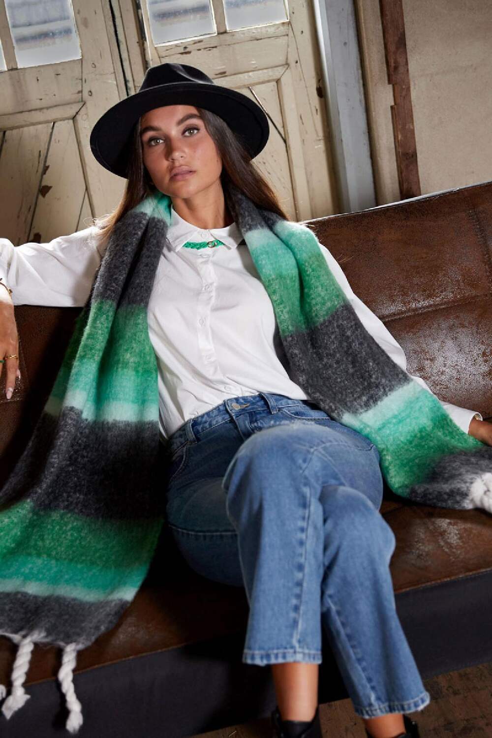 Sciarpa invernale con effetto ombré grigio scuro Dark Grey Polyester h5Immagine2