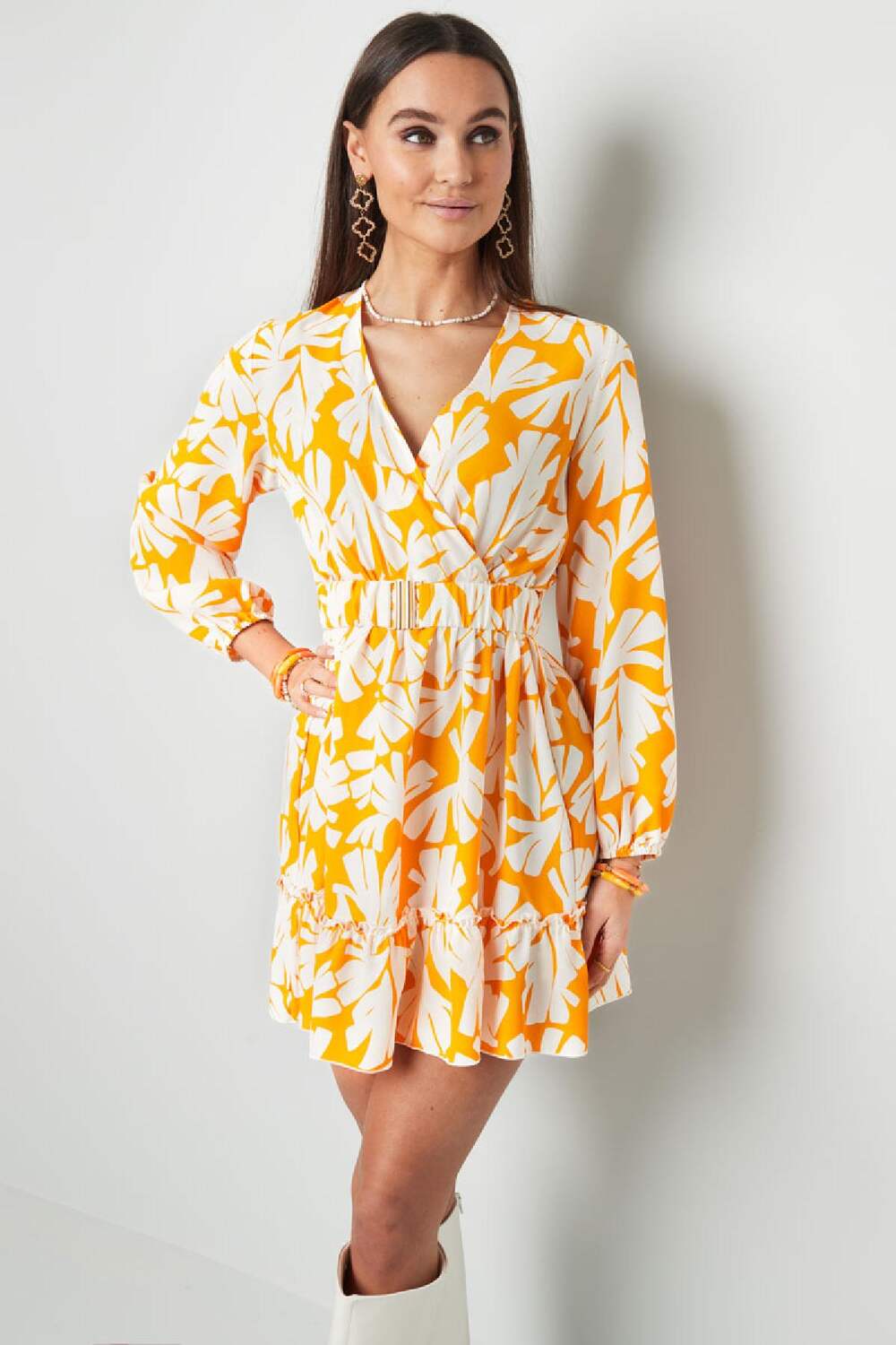 Vestido estampado colorido con cinturón Amarillo S h5Imagen3