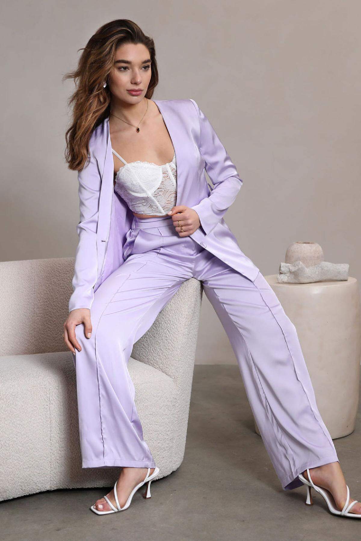 Blazer tejido brillante con cinta Morado M Imagen4