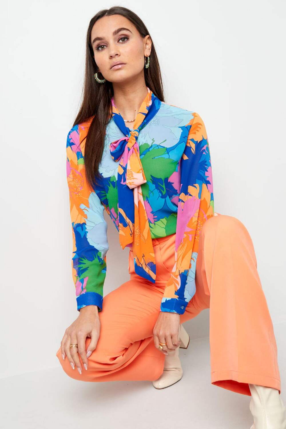 Blusa cuello lazo estampado floral Multicolor S h5Imagen2
