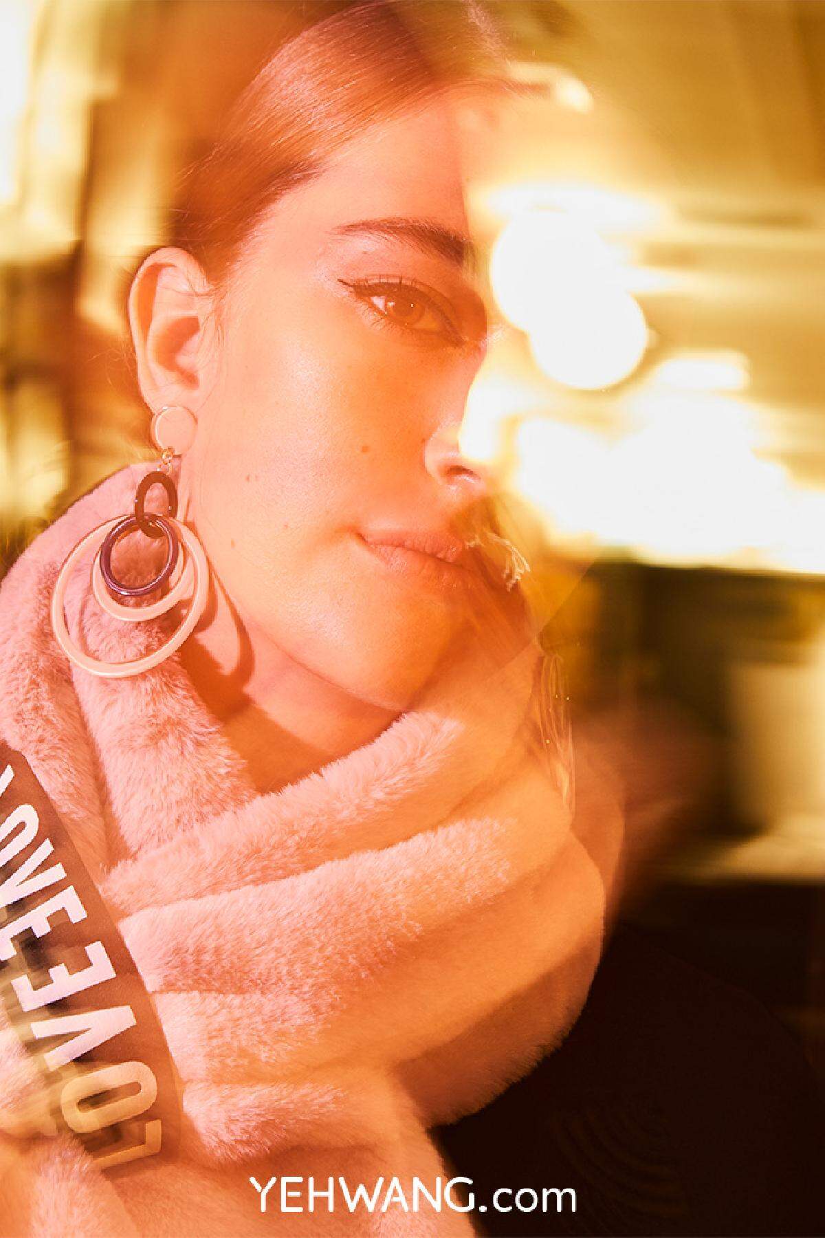Yuvarlak Küpeler Pink Acrylic h5 Resim2